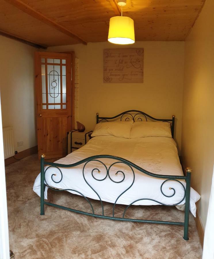 Mona Villa Holiday Home Caulderton Exteriér fotografie
